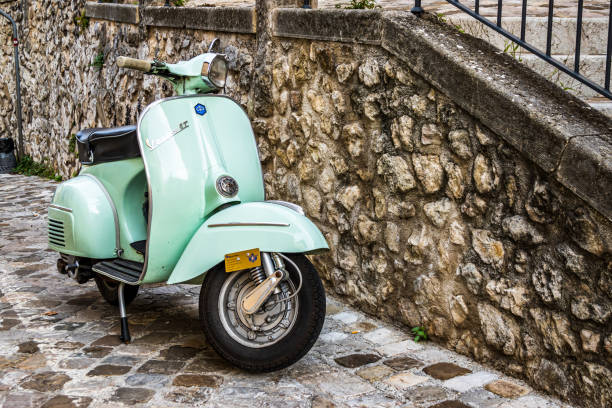 Scooter Vespa d'epoca, il modello nato a Pontedera nel 1946